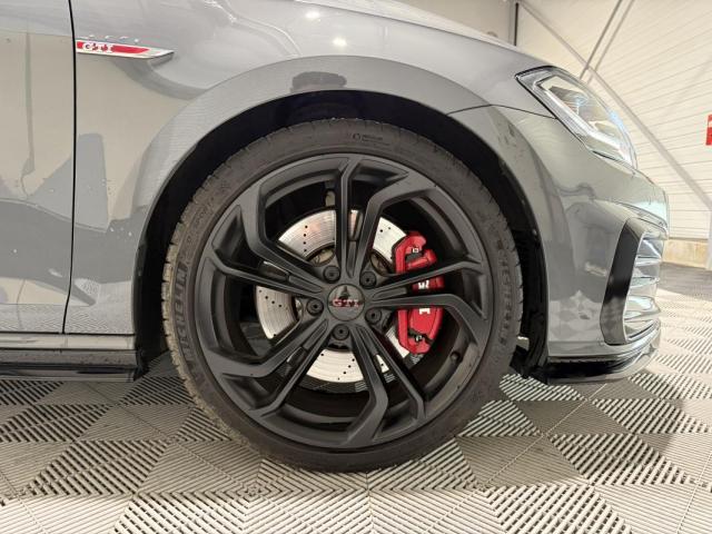 Volkswagen Golf image 1