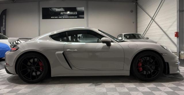 Porsche 718 Cayman image 9