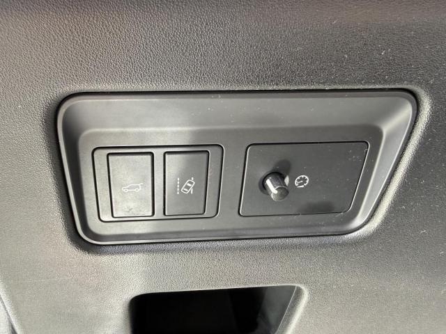 Land Rover Discovery image 7