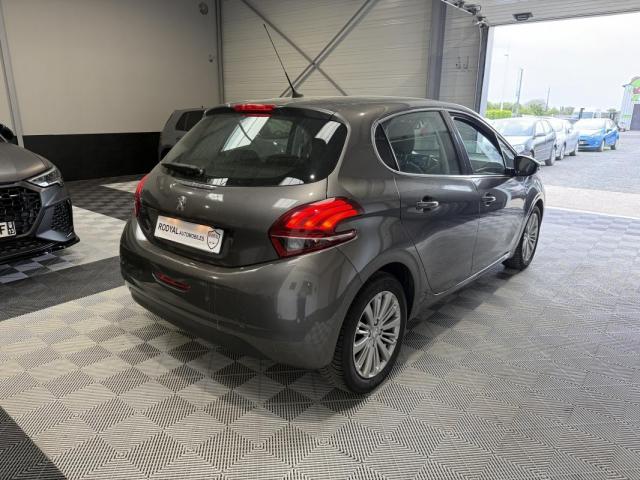 Peugeot 208 image 3