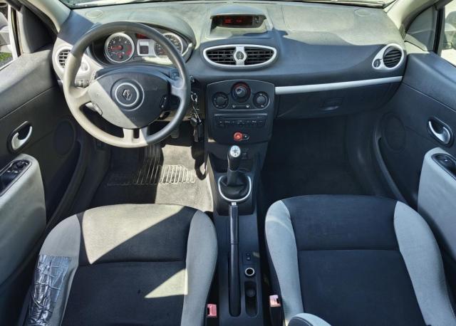 Renault Clio image 2
