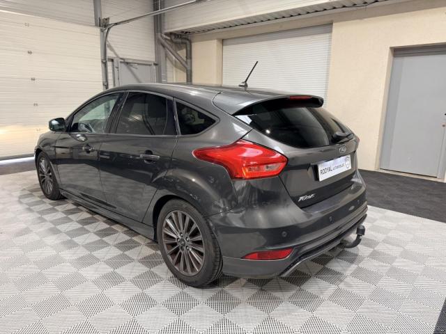 Ford Focus image 2