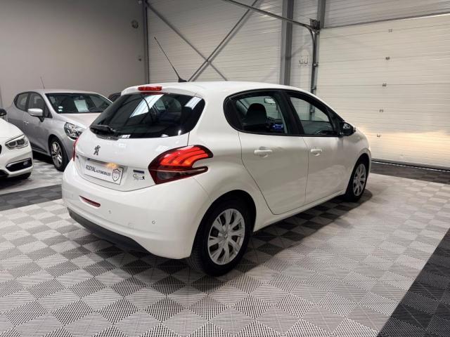 Peugeot 208 image 3