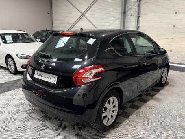 Peugeot 208 image 2
