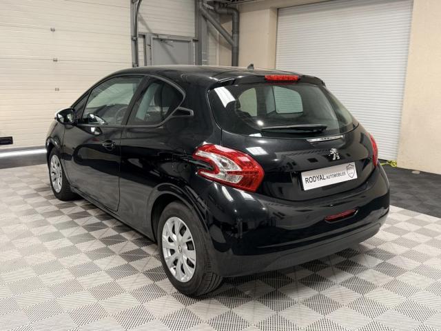 Peugeot 208 image 8