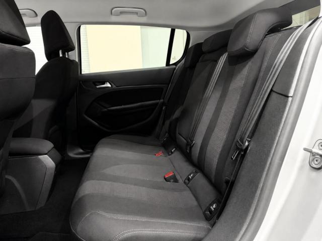 Peugeot 308 image 2