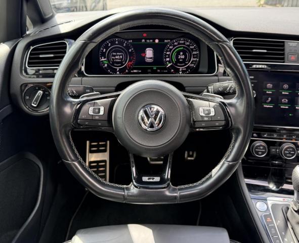 Volkswagen Golf image 2