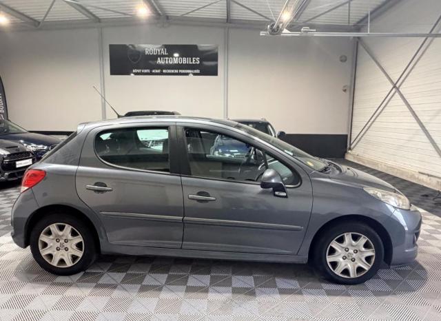 Peugeot 207 image 9