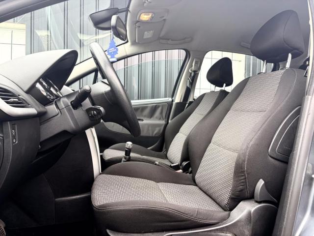 Peugeot 207 image 6