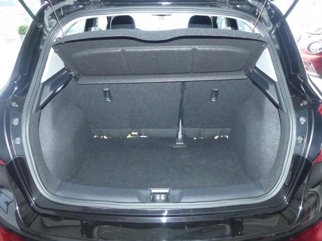 Nissan Pulsar image 4