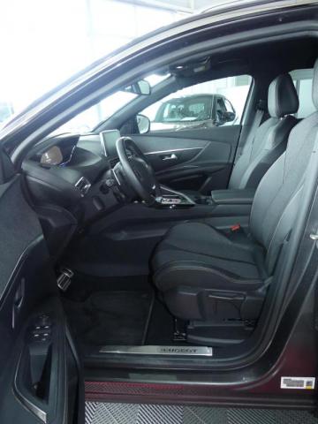 Peugeot 3008 image 2