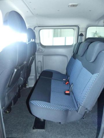 Nissan Evalia image 2