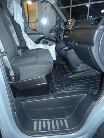 Nissan Interstar image 9