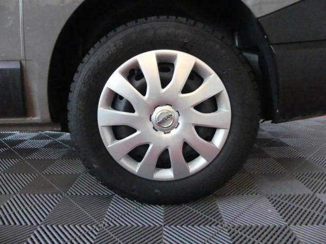 Nissan Nv300 image 2