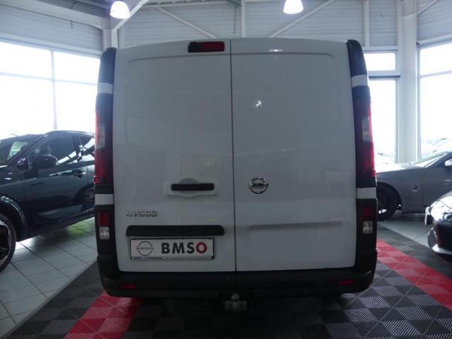 Nissan Nv300 image 4