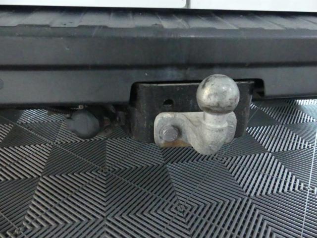 Nissan Nv300 image 6