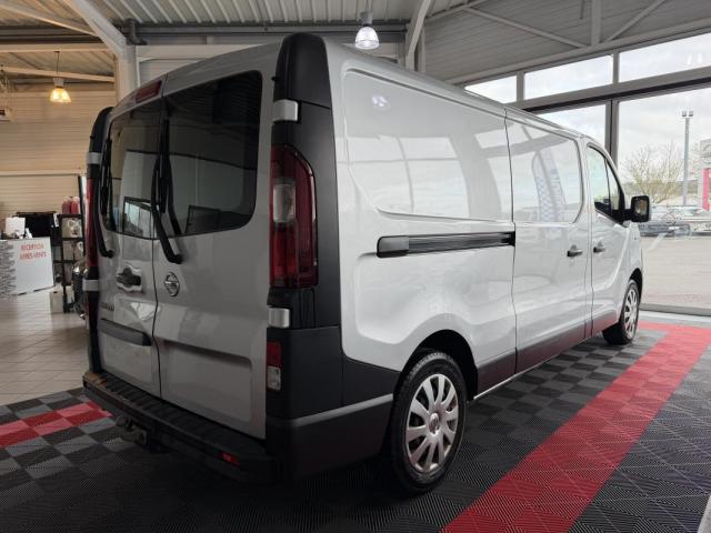 Nissan Nv300 image 6