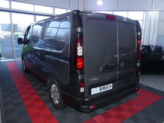 Nissan Nv300 image 3