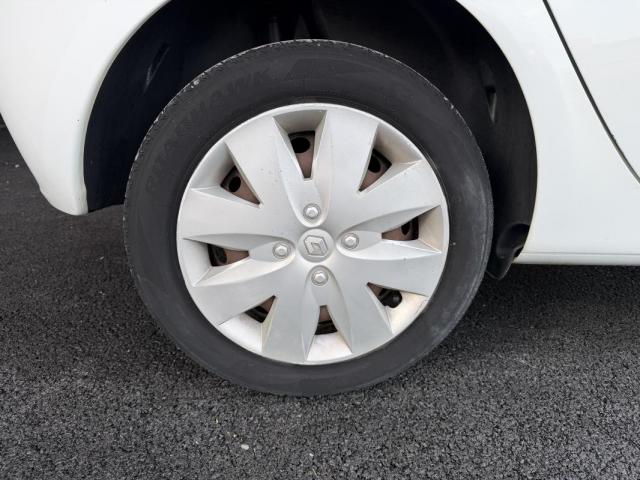 Renault Clio image 2