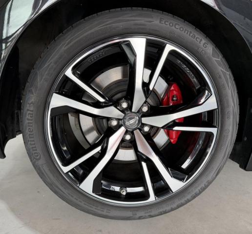 Nissan 370z image 2