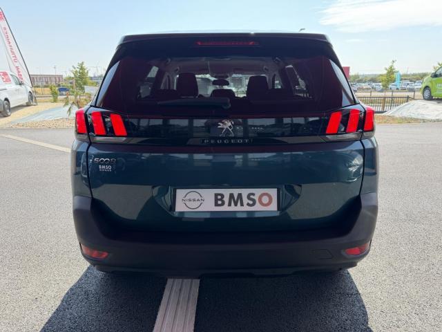 Peugeot 5008 image 1