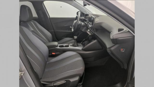 Peugeot 2008 image 6