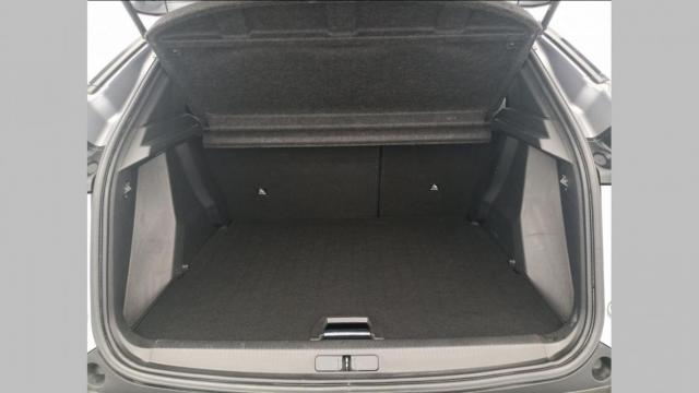 Peugeot 2008 image 1