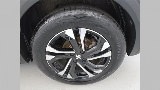 Peugeot 2008 image 3