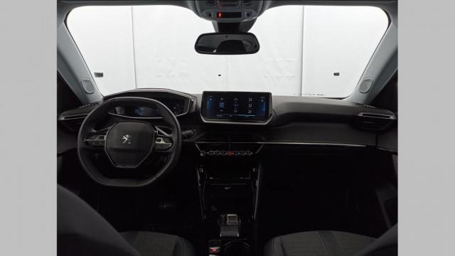 Peugeot 2008 image 8