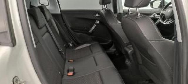 Peugeot 2008 image 6