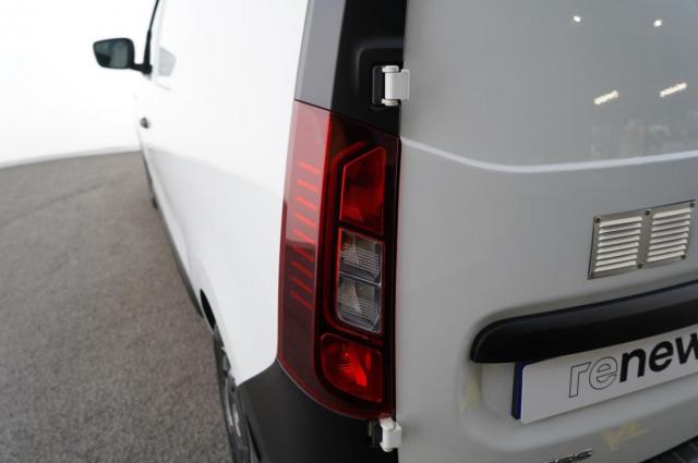 Renault Express Van image 5
