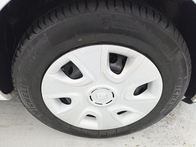 Renault Clio image 2