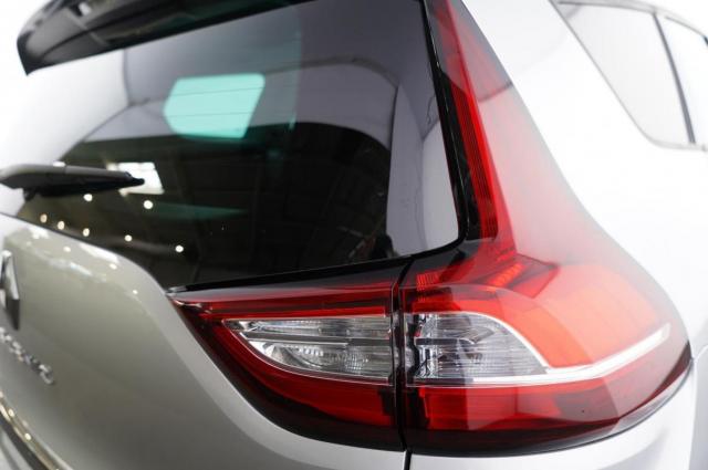 Renault Grand Scénic image 4