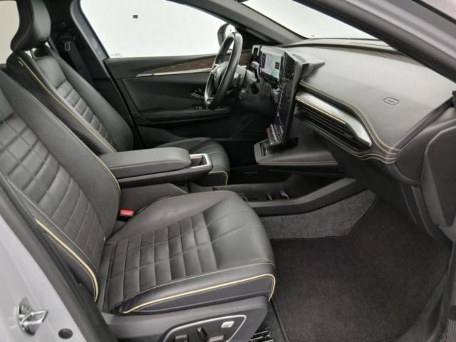 Renault Mégane E-Tech image 2