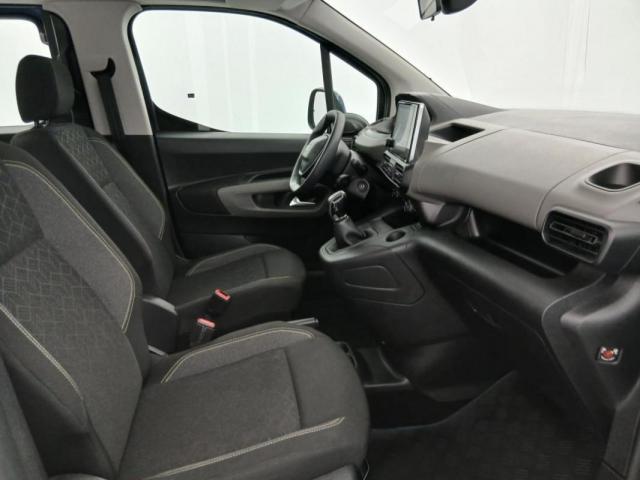 Peugeot Rifter image 9