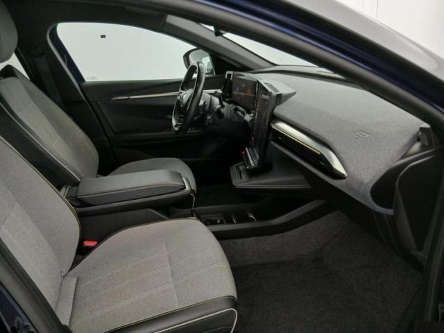 Renault Mégane E-Tech image 8