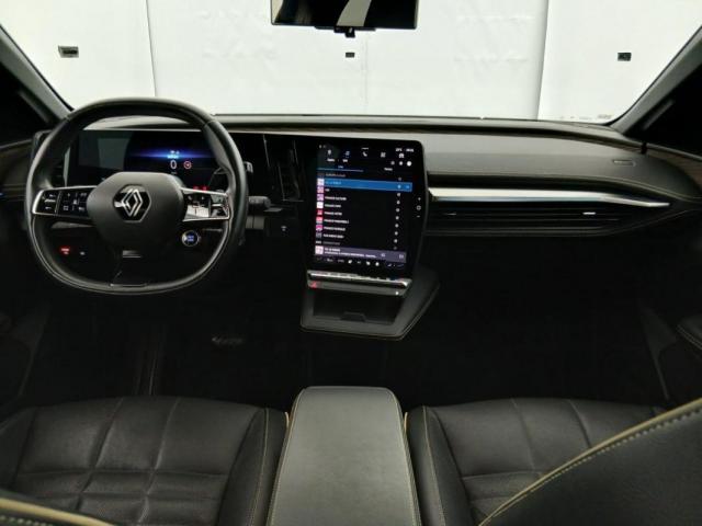 Renault Mégane E-Tech image 6