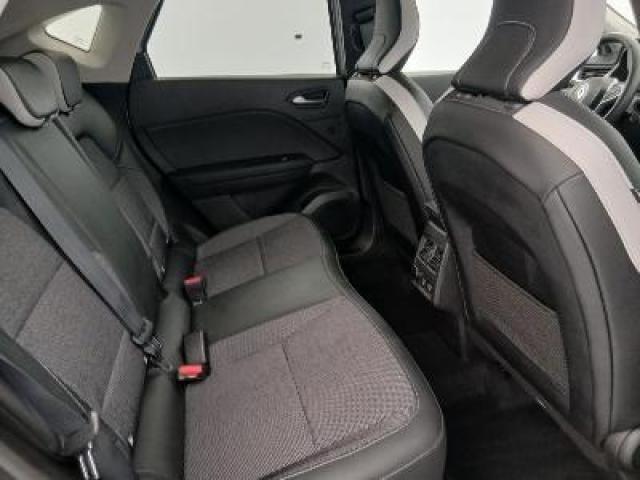 Renault Captur image 1