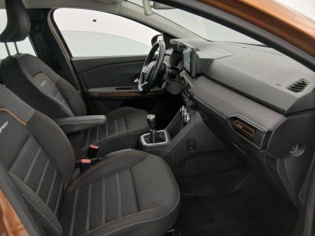 Dacia Sandero image 2