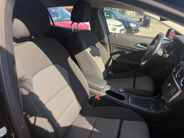 Mercedes Benz Gla image 9