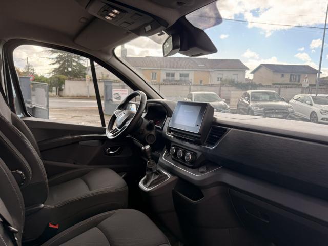 Renault Trafic image 2