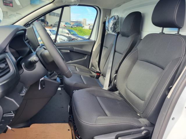 Nissan Primastar image 5