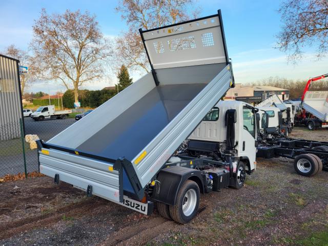 Isuzu M21 image 3