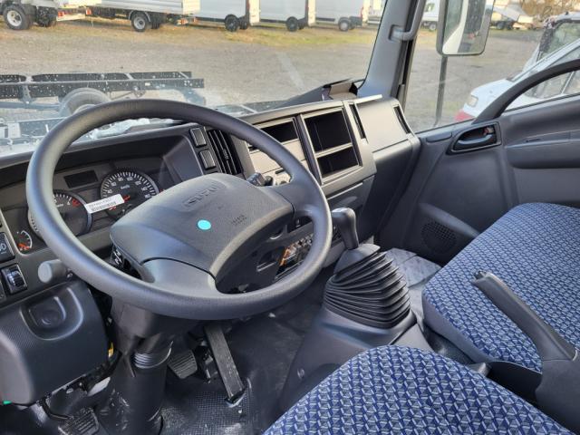 Isuzu M21 image 1