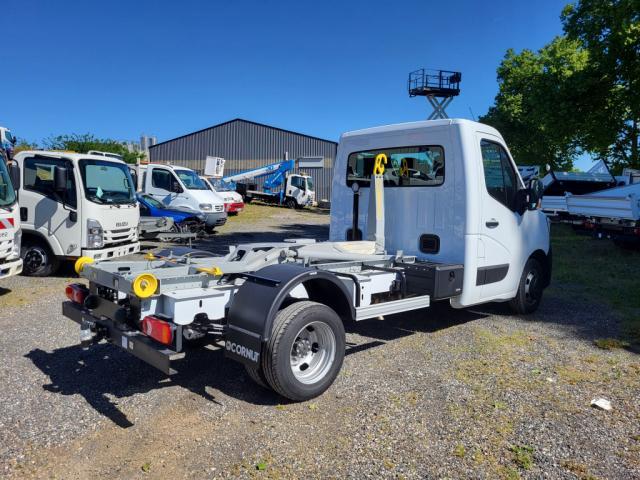 Renault Master image 1