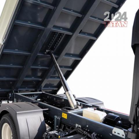 Isuzu M27 image 4