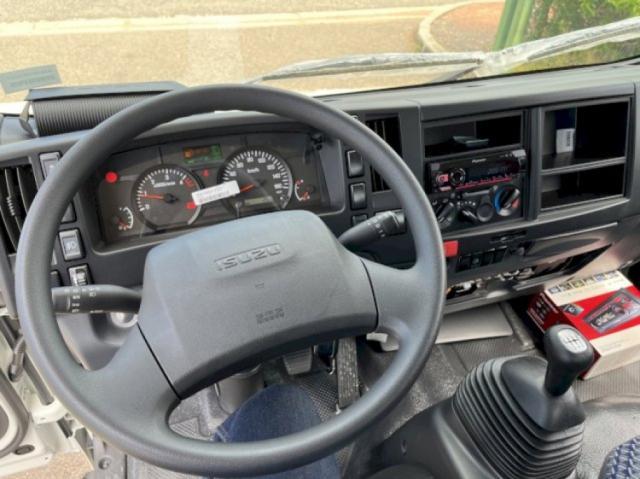 Isuzu M27 image 1