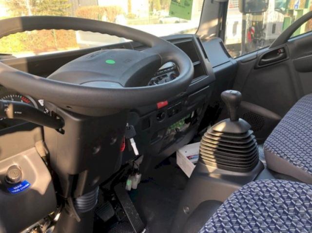 Isuzu M27 image 2