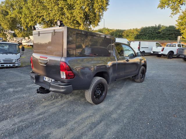 Toyota Hilux image 2