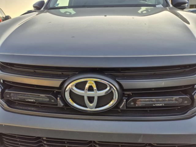 Toyota Hilux image 3